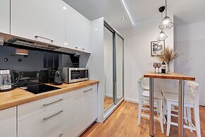 Aura - Riverside & Parking by Downtown Apartments