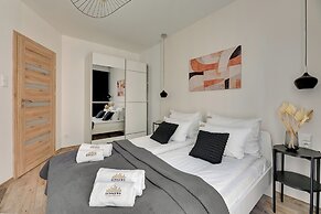 Aura - Riverside & Parking by Downtown Apartments