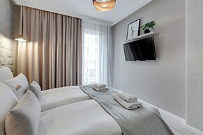 Aura - Riverside & Parking by Downtown Apartments