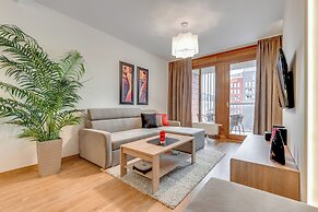 Aura - Riverside & Parking by Downtown Apartments