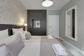 Aura - Riverside & Parking by Downtown Apartments