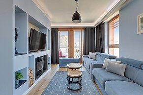Aura - Riverside & Parking by Downtown Apartments