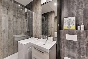 Aura - Riverside & Parking by Downtown Apartments