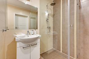 Aura - Riverside & Parking by Downtown Apartments
