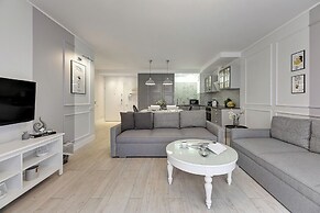 Aura - Riverside & Parking by Downtown Apartments