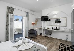 Oasis Suites Fira