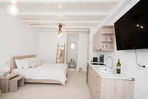Romantic Mykonian Oasis Suite w Jacuzzi