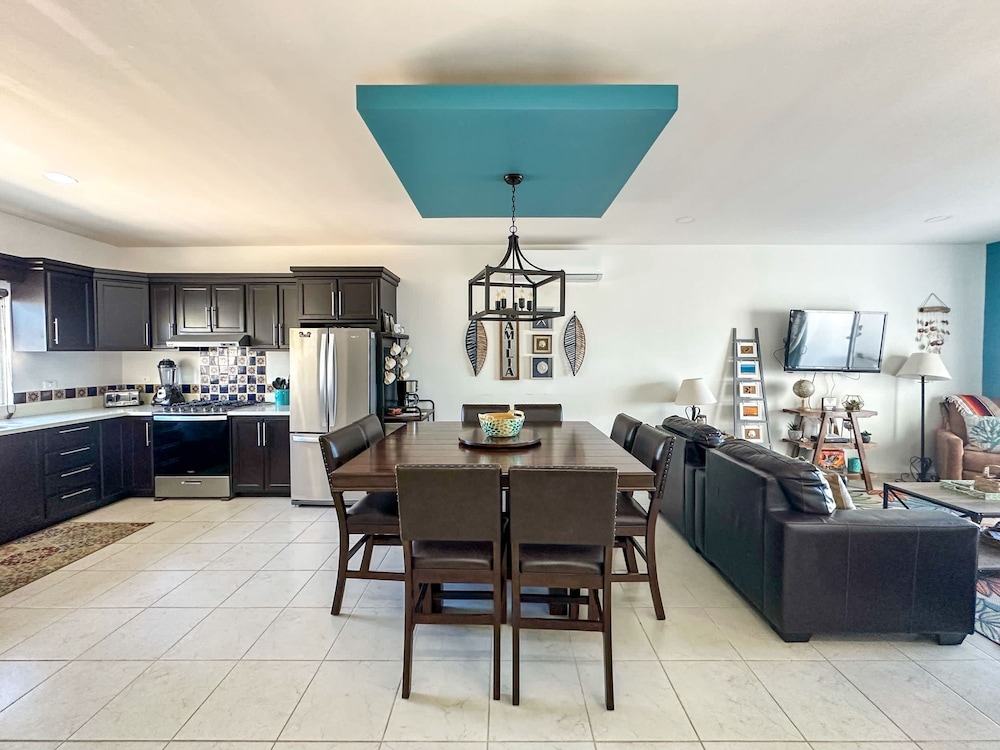 Modern 3BR Family Escape