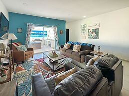 Modern 3BR Family Escape