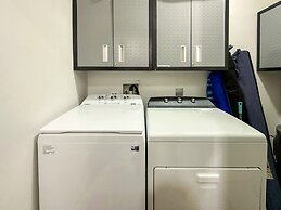 Modern 3BR Family Escape
