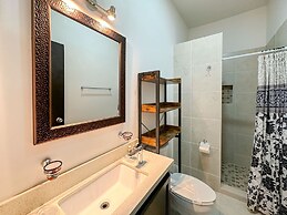 Modern 3BR Family Escape