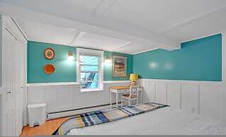 The Artsy Saloon in Vancouver