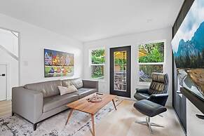 Newly Renovated 2BR Kits Home Prime Location