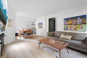 Newly Renovated 2BR Kits Home Prime Location