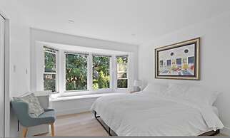 Newly Renovated 2BR Kits Home Prime Location