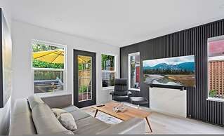 Newly Renovated 2BR Kits Home Prime Location