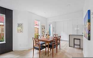 Newly Renovated 2BR Kits Home Prime Location