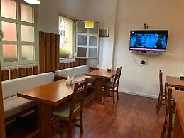City 5 Hotel