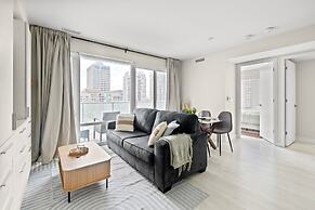 Teahouse Condos in Downtown Toronto
