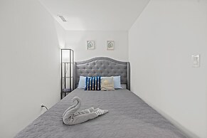 Teahouse Condos in Downtown Toronto