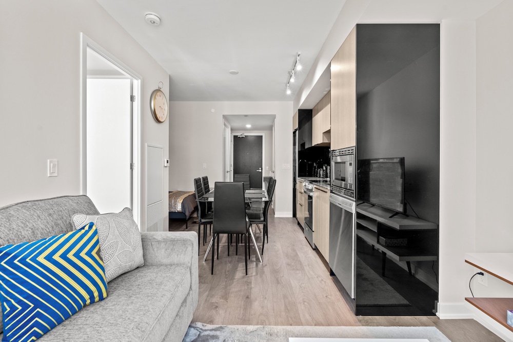 Teahouse Condos in Downtown Toronto
