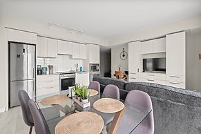 Teahouse Condos in Downtown Toronto