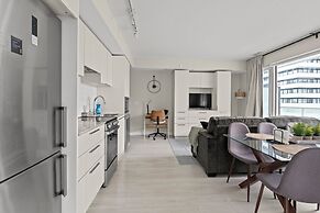 Teahouse Condos in Downtown Toronto