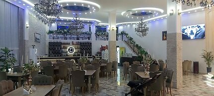 Hotel zurapalace