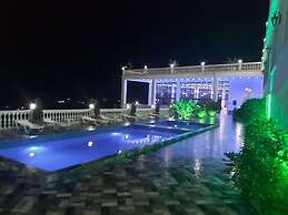 Hotel zurapalace