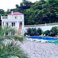Hotel zurapalace