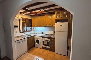 3 Bed Apartment Sleeps 6 With Shared Pool