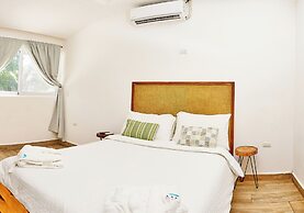 Aaki Hotel