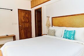 Aaki Hotel