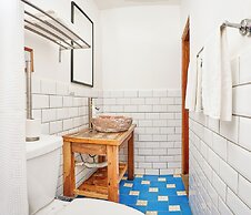Aaki Hotel