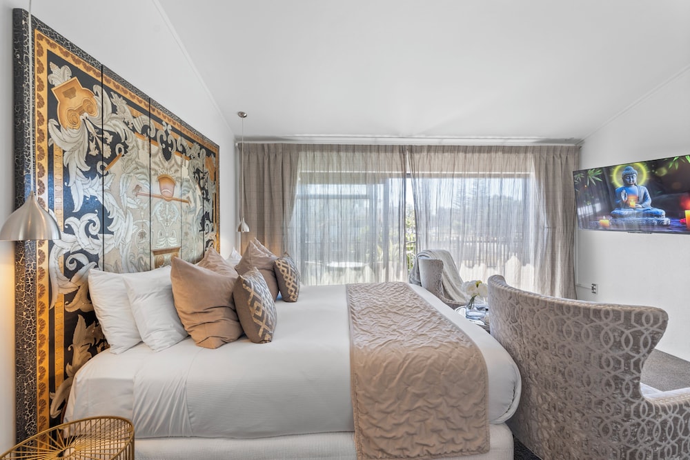 Orewa Beachcomber