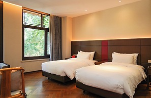 Ziyue Minghu Hotel