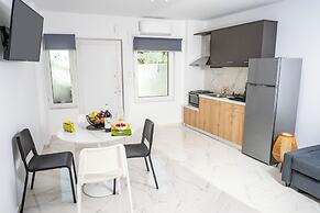 Athinais Suites