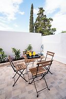 Athinais Suites