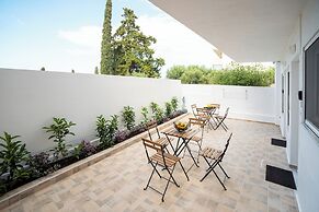 Athinais Suites