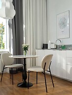 Miro Rooms Center Cloud - Quite Chic