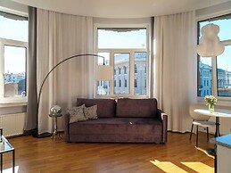 Miro Rooms Center Cloud - Quite Chic