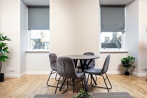 The Annick Suite No.2
