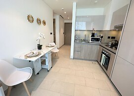 Easygo-indulging 1bdr Sobha Waves
