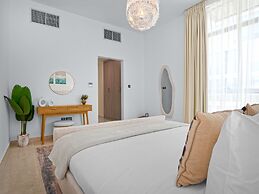 Easygo-upgraded 1bdr Polo Residence