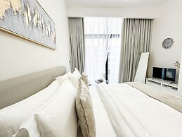 Easygo-spacious Luxury STU Azizi Rivra16
