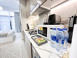 Easygo-spacious Luxury STU Azizi Rivra16