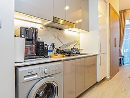 Easygo-spacious Luxury STU Azizi Rivra16