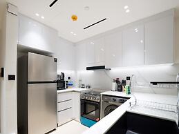 Easygo- Stylish 1bdr Binghatti Corner