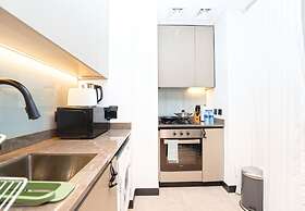 Easygo- Executive 1bdr Northside Busbay
