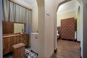 Taksim Coll